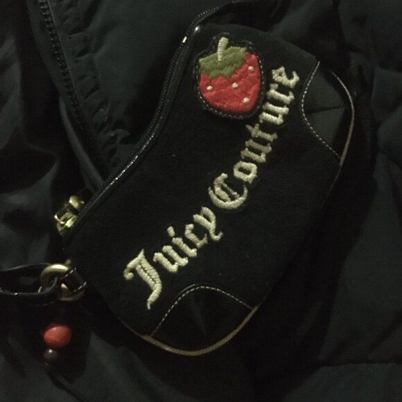 SOLD.  Rare JUICY COUTURE STRAWBERRY 🍓 AUTHENTIC SMALL PURSE - Picture 13 of 14
